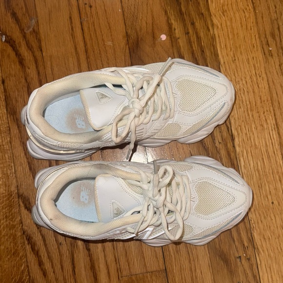 9060 Neutral White/Stone Women's Chunky Sneaker - Picture 3 of 3